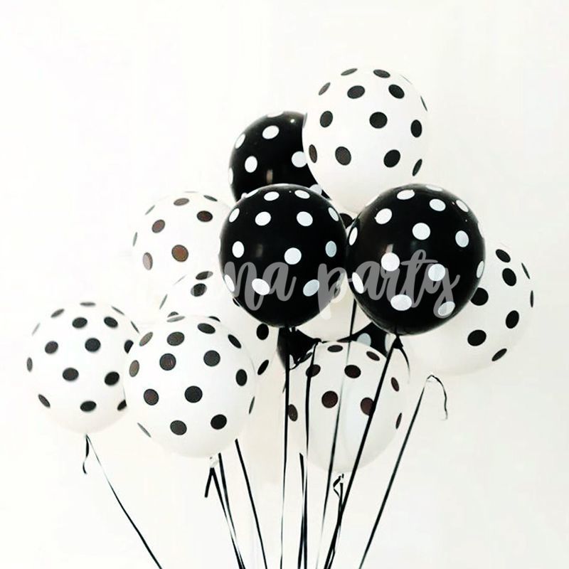 Букет воздушных шаров черно-белые в горошек 12 шт